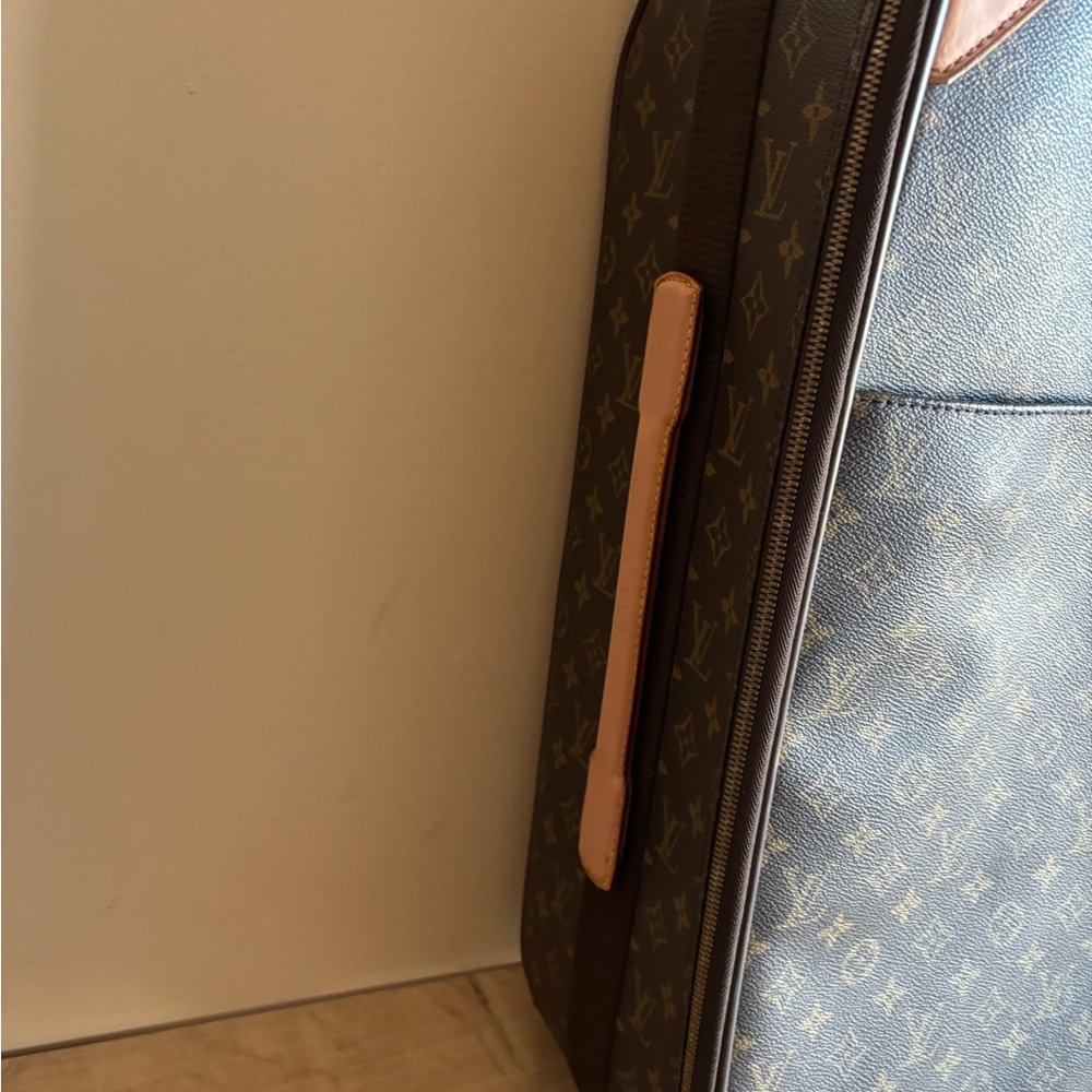 Authentic Louis Vuitton pegase 55 monogram suitcase - Picture 3 of 6